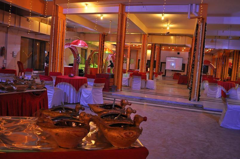 Hotel Maruti Mandapam Jabalpur Exterior photo